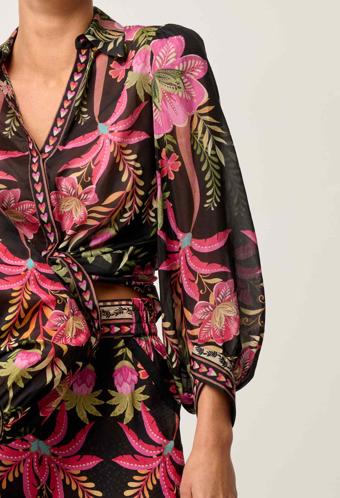 Elegant Silk Blouse with Puff Sleeves and Floral Print – Women's Lightweight Top for Casual or Formal Wear 5